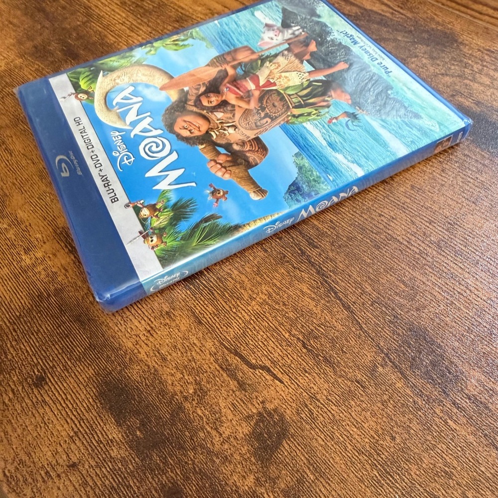 Disney Moana Blu-ray DVD Digital HD 2017 New Sealed Movie Dwayne Johnson - Picture 5 of 7